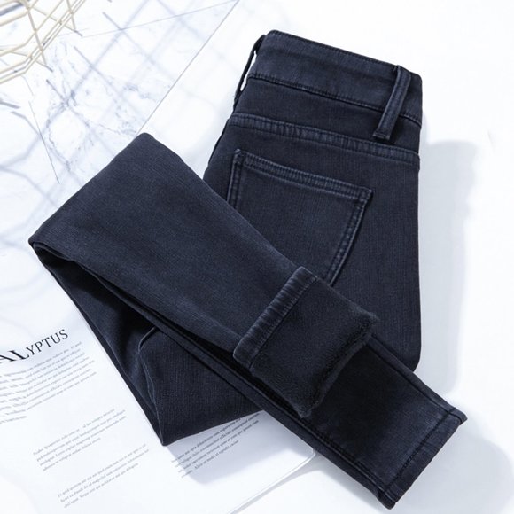 Thin velvet high-waisted jeans